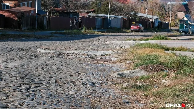 В Уфе неизвестные повредили историческую булыжную улицу Трактовую
