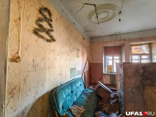 Усадьба Лузиных в Уфе за 1 рубль пустует с разбитыми окнами